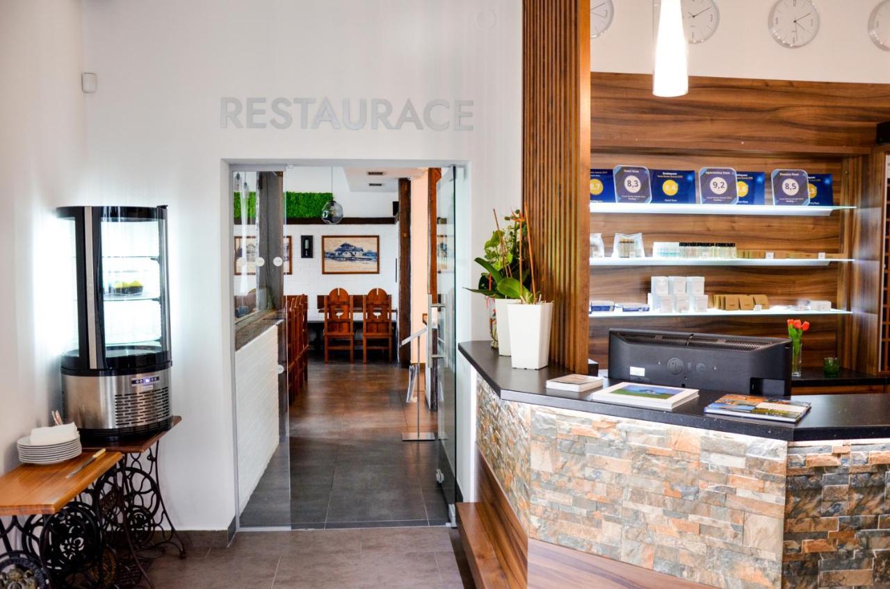 Hotel Rose Břeclav Εξωτερικό φωτογραφία