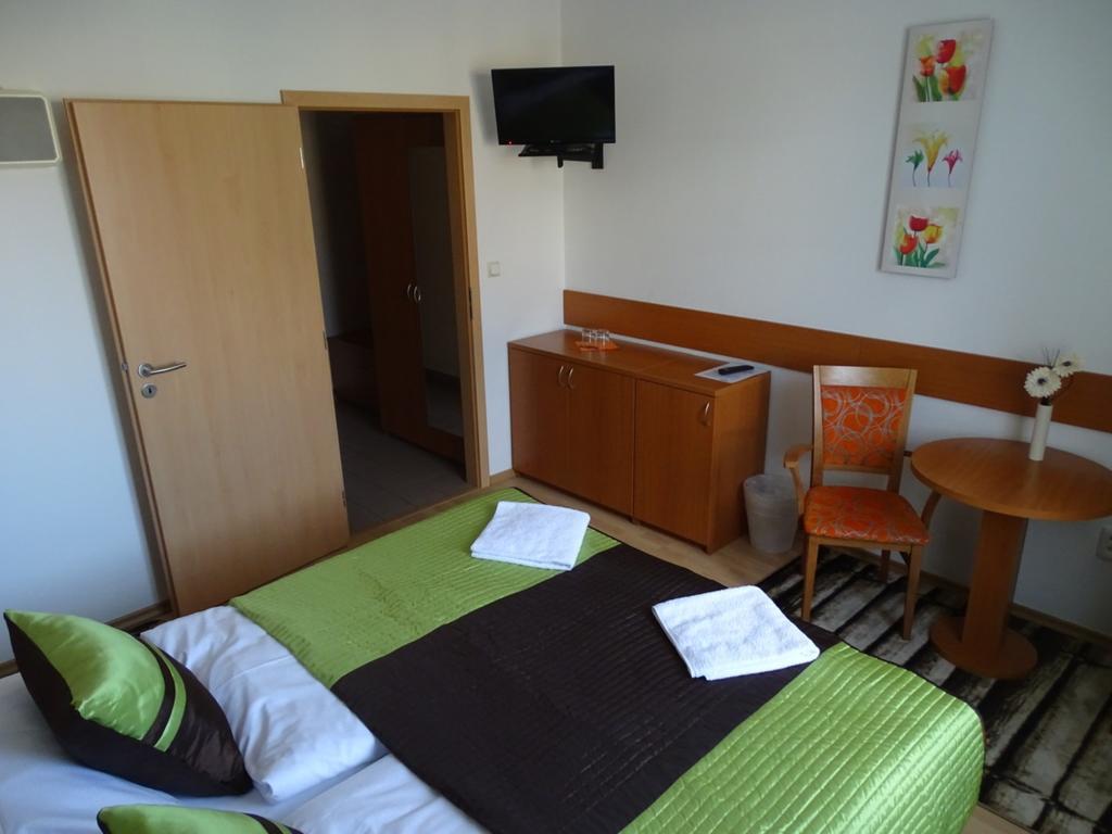 Hotel Rose Břeclav Εξωτερικό φωτογραφία