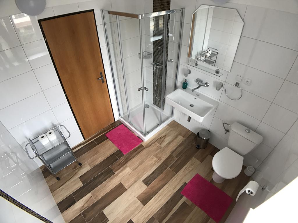 Hotel Rose Břeclav Εξωτερικό φωτογραφία